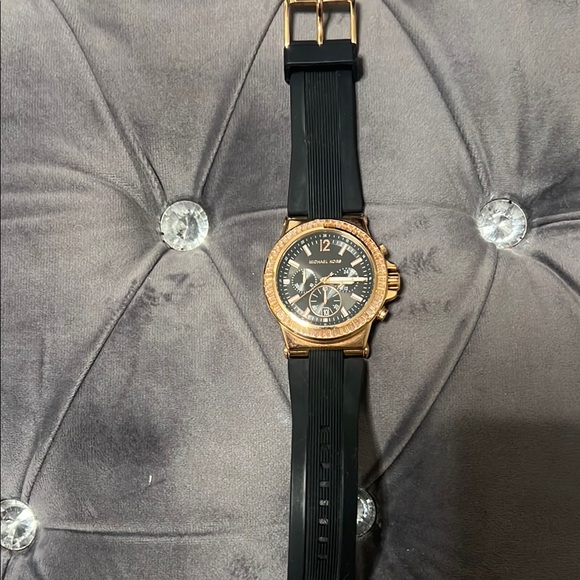 Michael Kors Black and Gold Watch - Picture 1 of 4